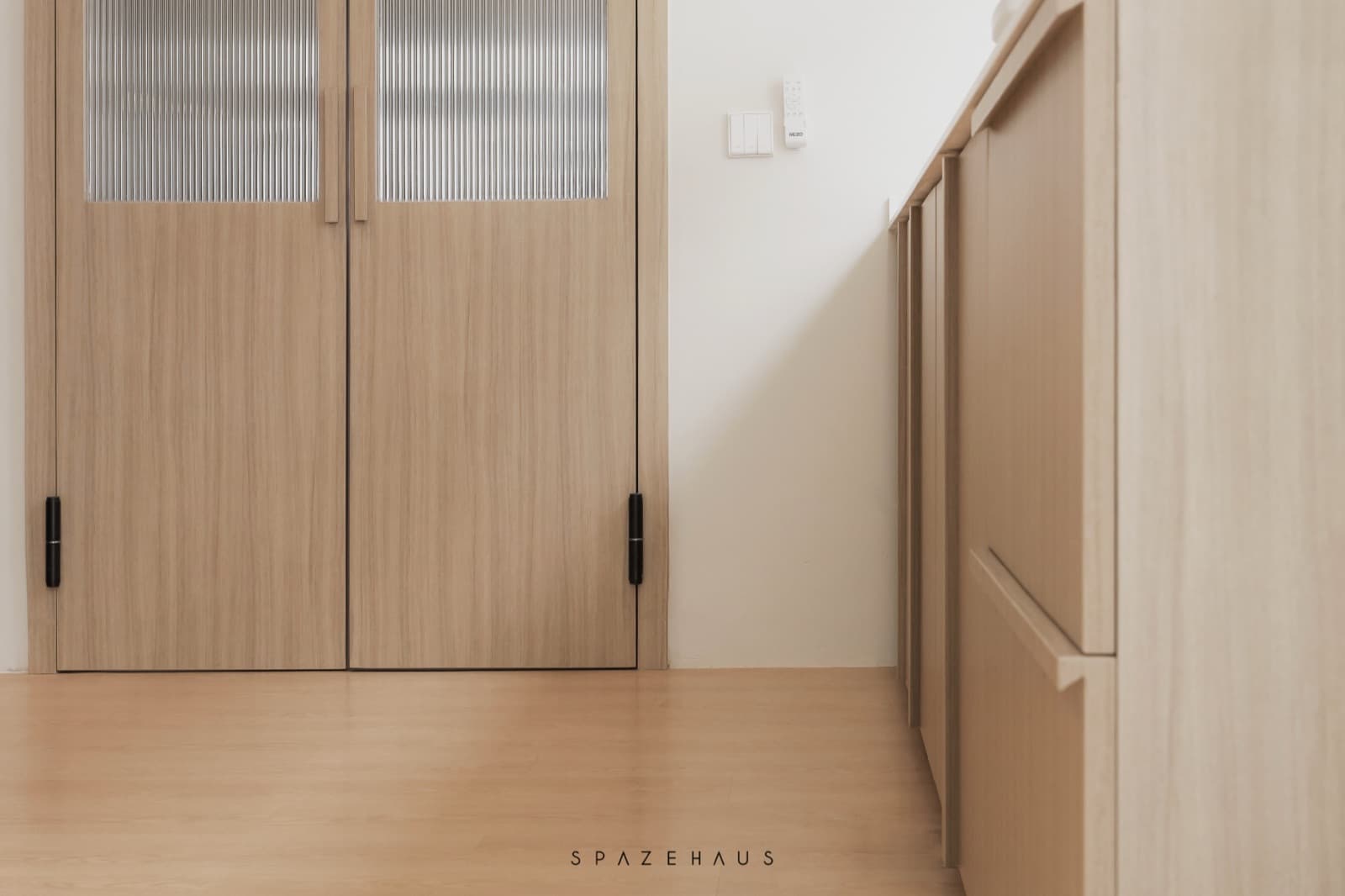 Eco Spring Terrace House — Terrace House interior design & renovation by SPAZEHAUS in Eco Spring, Johor Bahru, mood and ambience