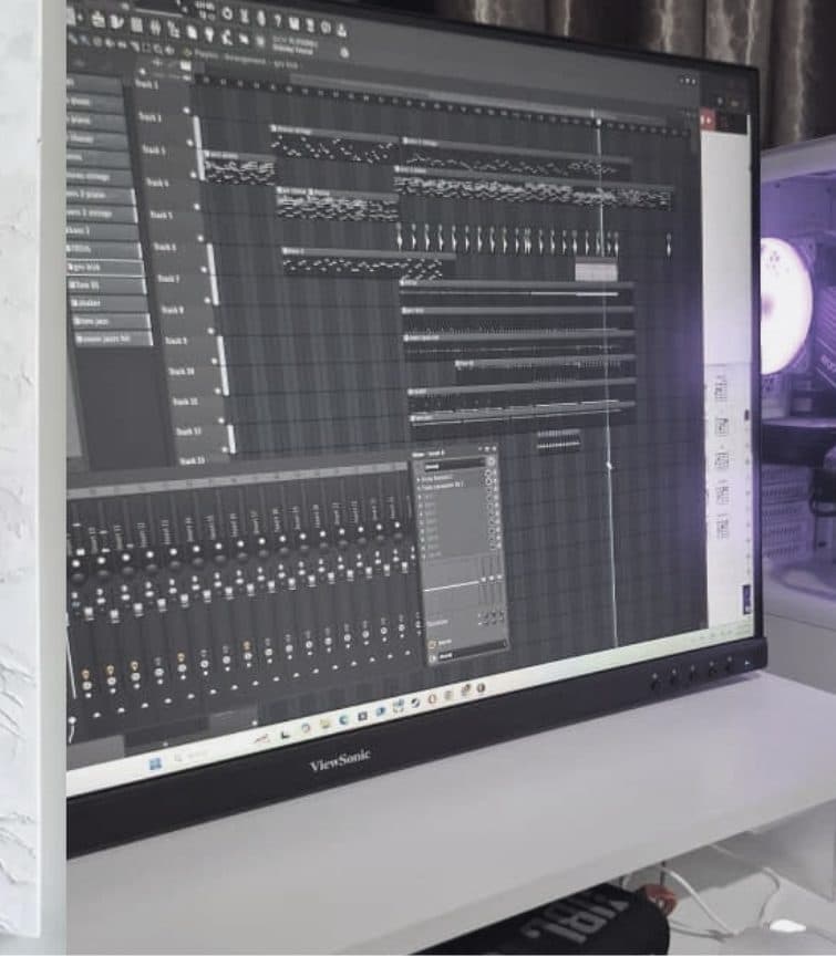 Hong Li — Making music in the studio