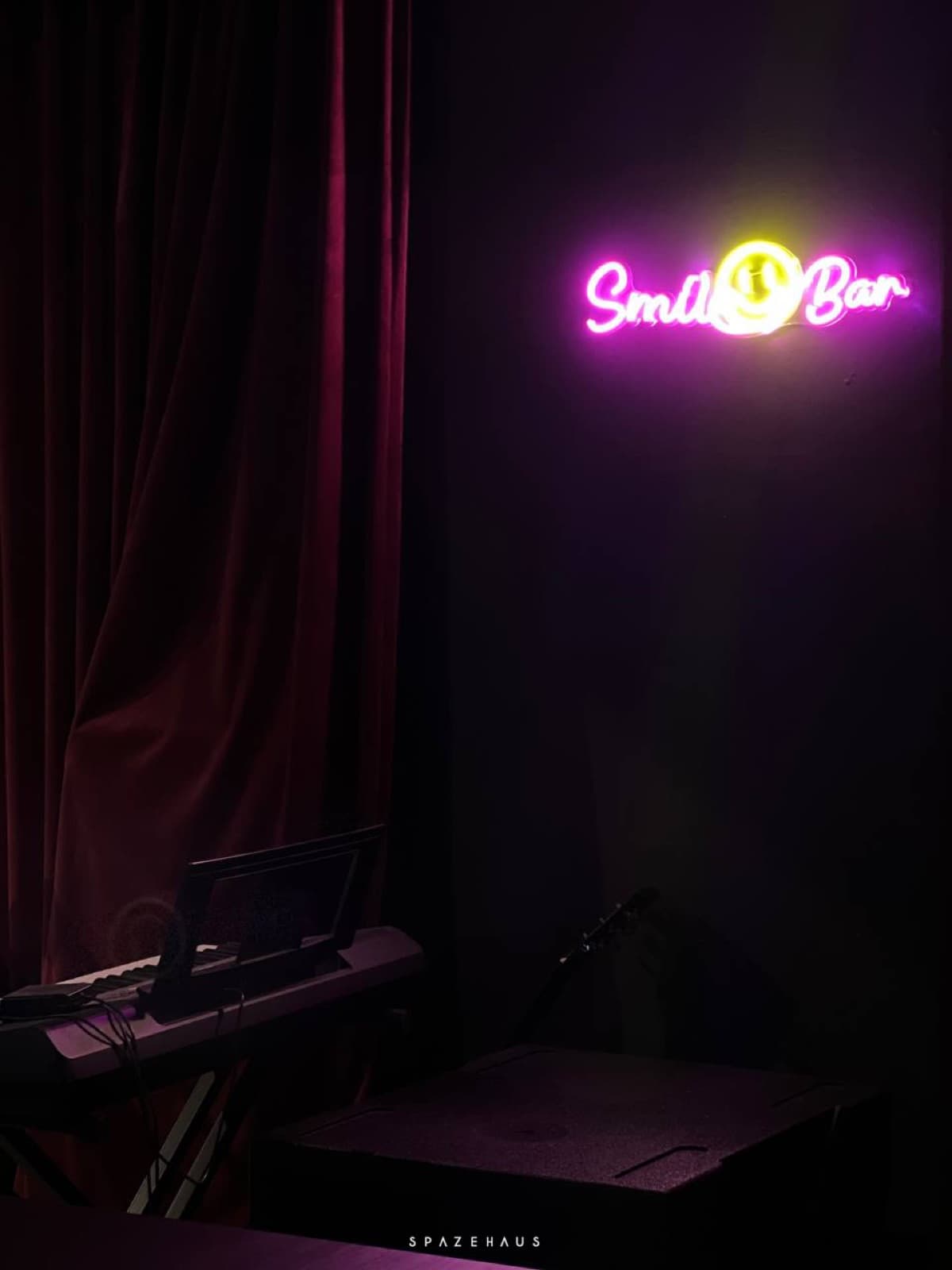 Smile Bar — Bar & Bistro interior design & renovation by SPAZEHAUS in Johor Bahru, space and natural light
