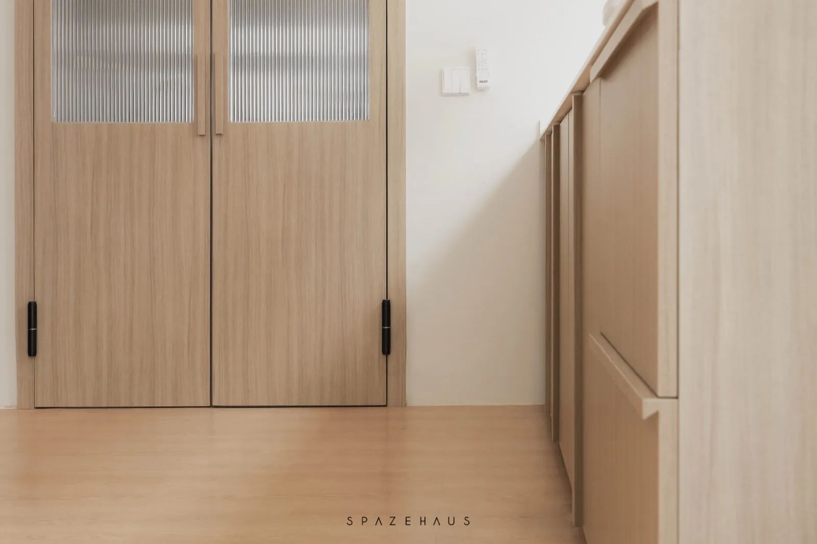 Eco Spring Terrace House — Terrace House interior design & renovation by SPAZEHAUS in Eco Spring, Johor Bahru, mood and ambience