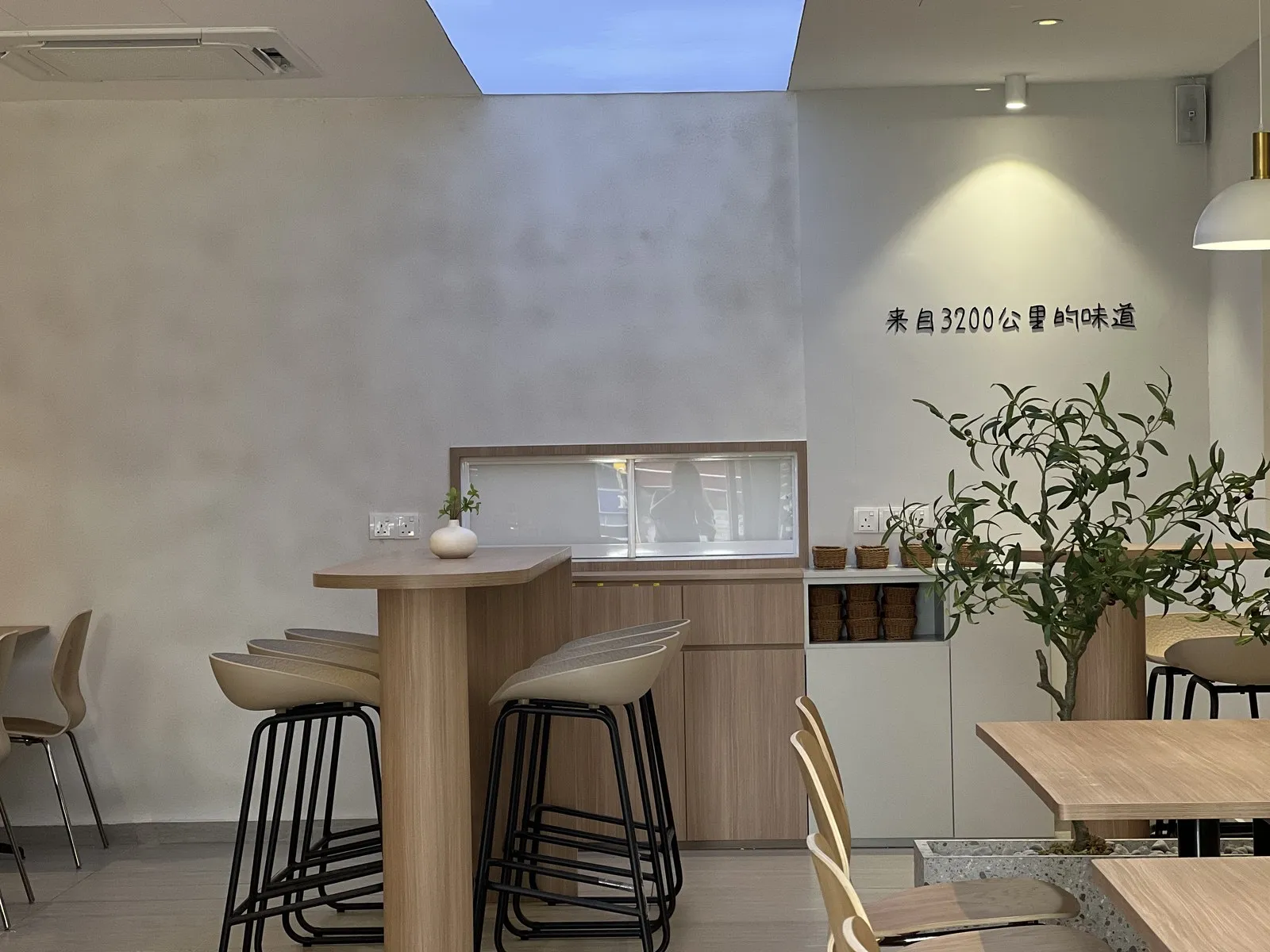Hoja Restaurant — Restaurant interior design & renovation by SPAZEHAUS in Johor Bahru, interior view