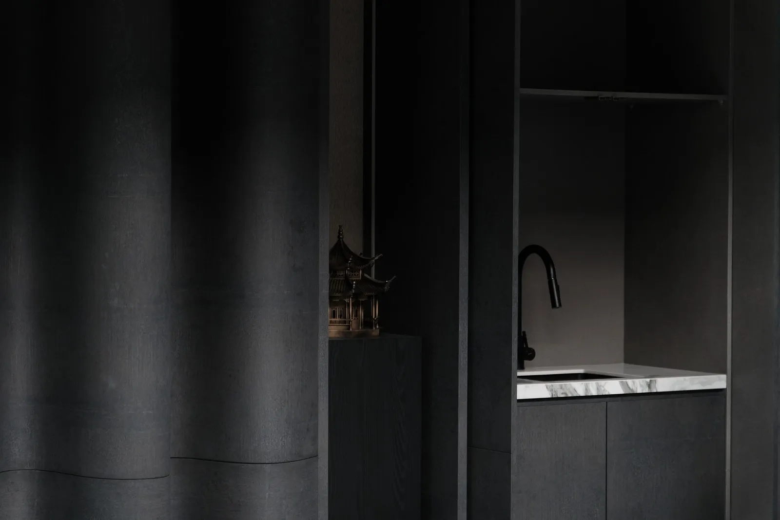 Senibong Cove Bungalow II — Bungalow interior design & renovation by SPAZEHAUS in Senibong Cove, Johor Bahru, custom joinery and finishes