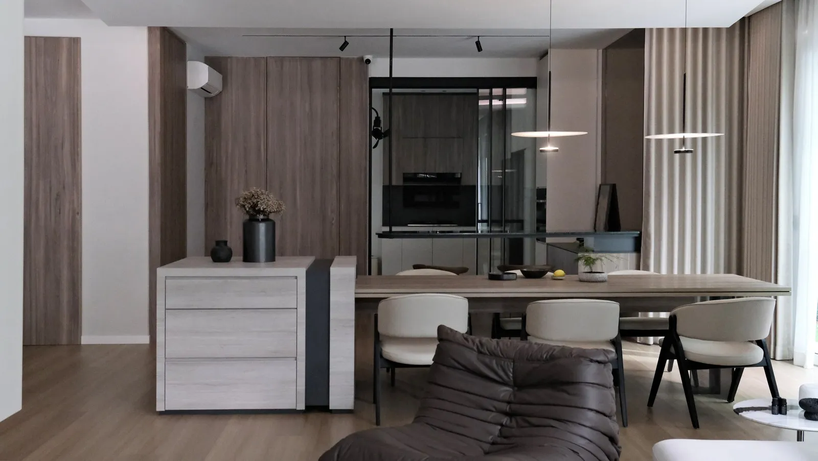 Simpang Renggam House — Cluster House interior design & renovation by SPAZEHAUS in Simpang Renggam, Johor Bahru, design and styling detail