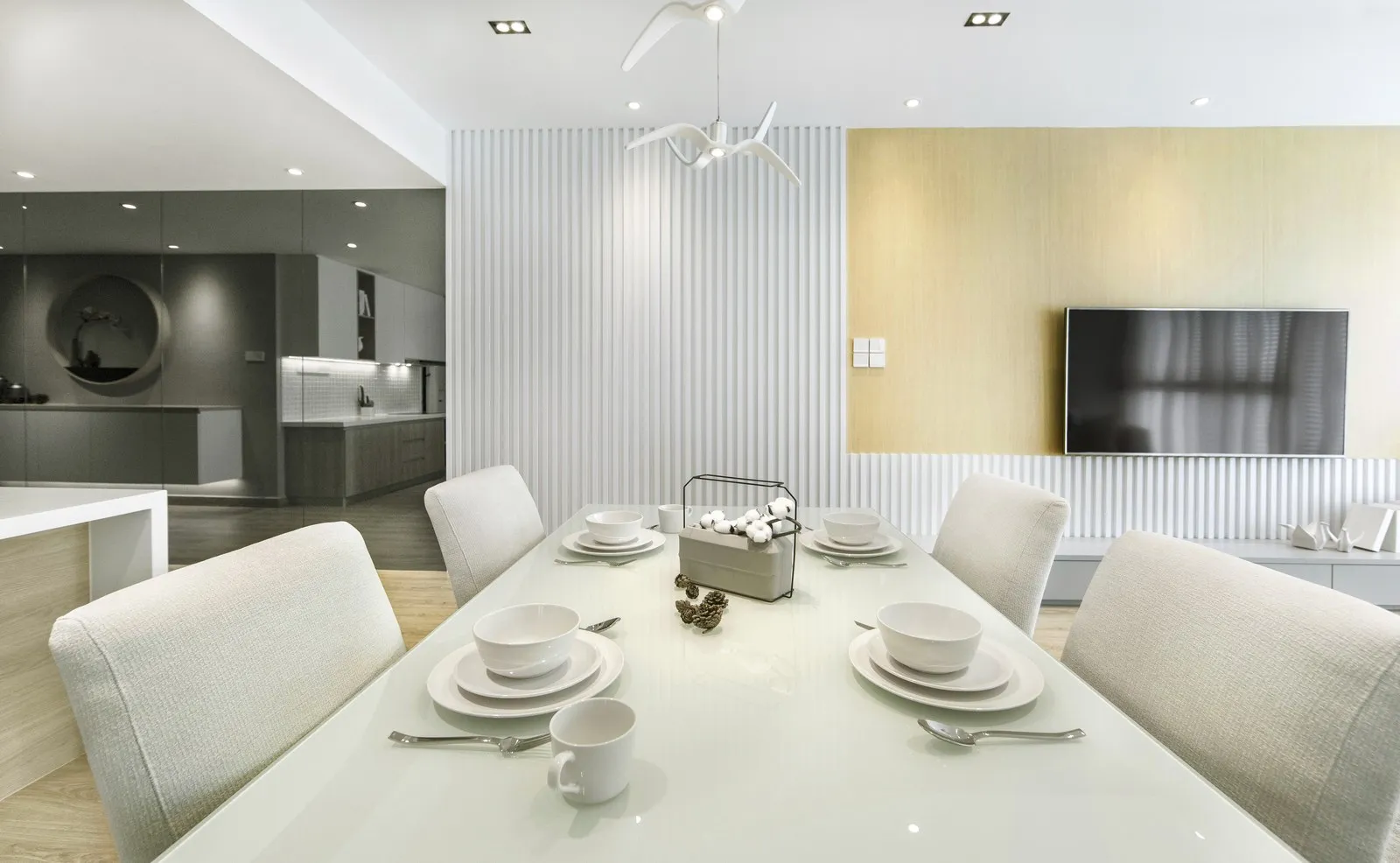 Southkey Condo — Condominium interior design & renovation by SPAZEHAUS in Southkey, Johor Bahru, space and natural light