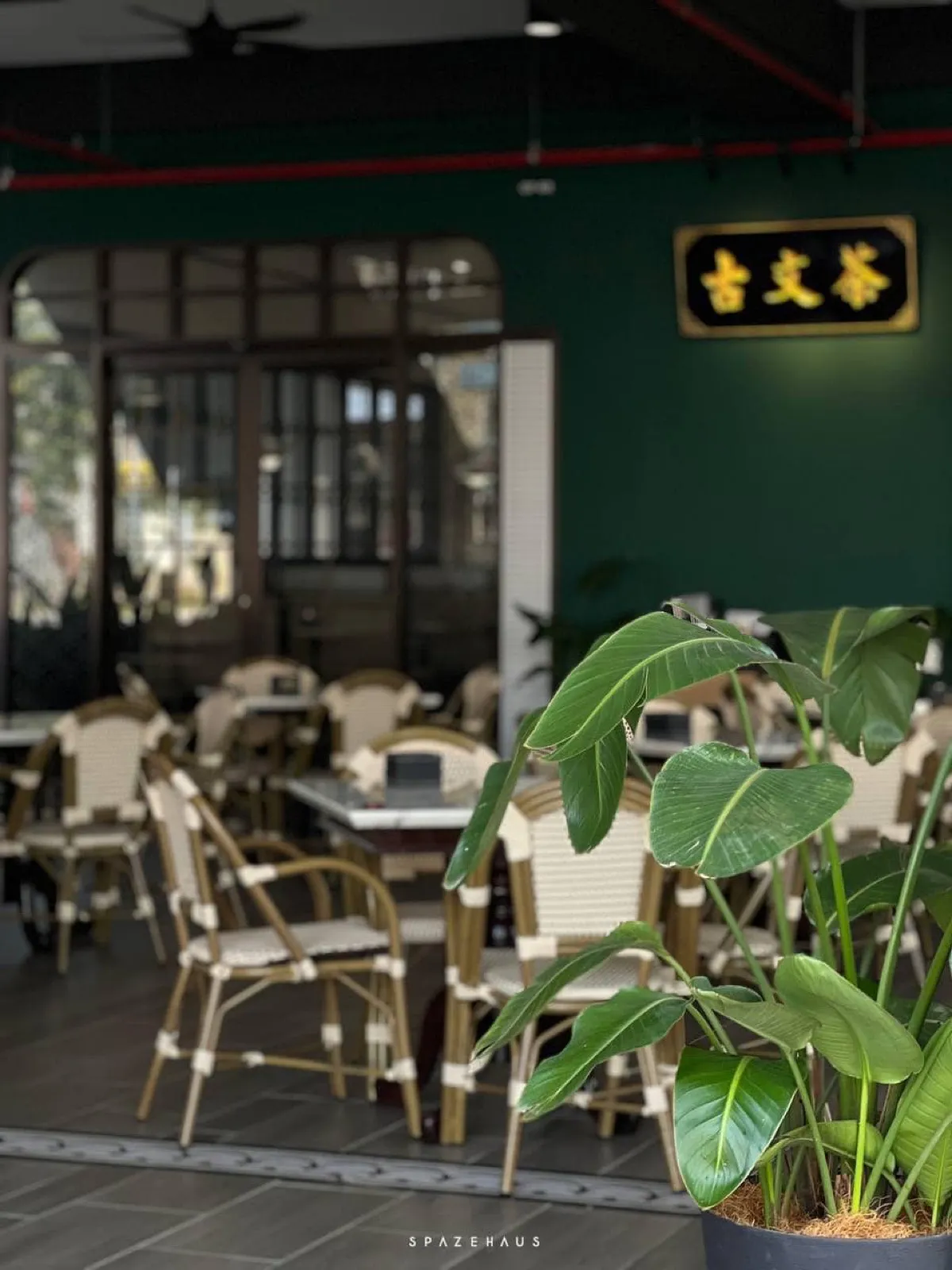 Tea Garden — Restaurant interior design & renovation by SPAZEHAUS in Taman Daya, Johor Bahru, space and natural light